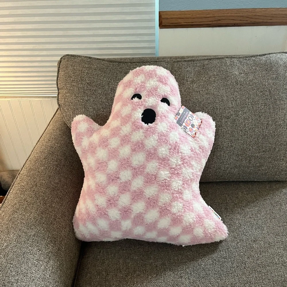 Novogratz SUPER SOFT Ghost Pinky lavender & White Halloween Pillow RARE NWT